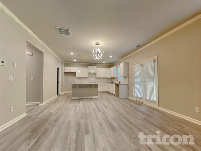 Photo - 243 Hummingbird Trail