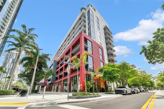 90 NE 32nd St Unit 909