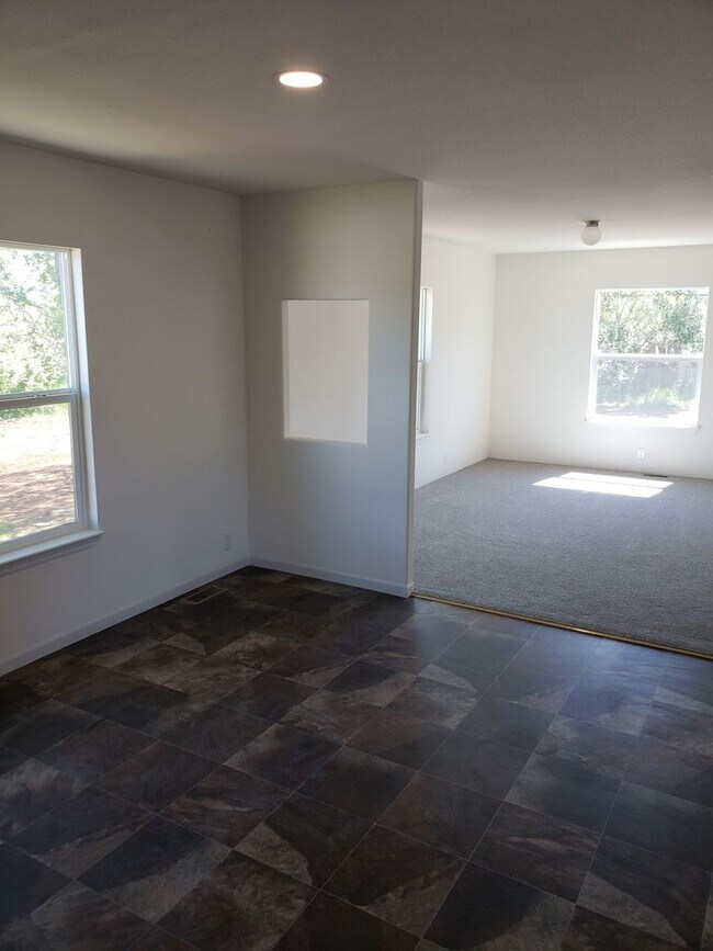Photo - 24 X 60 MANUFACTURED HOME ON 1 1/3 ACRES