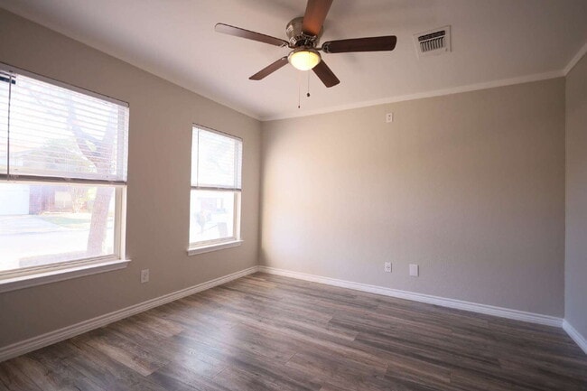 Photo - 9519 Braun Square