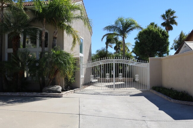 Photo - 14049 Claremont Ln