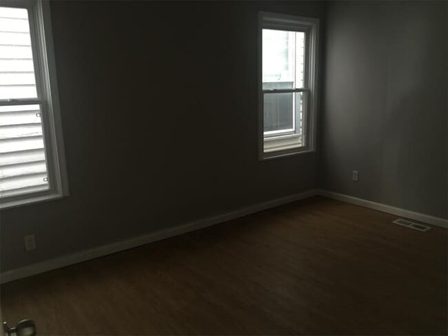 20 W Sunnyside Way