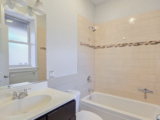 Photo - 3509 N Fremont St Unit 3S