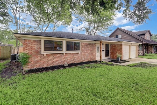 Photo - 2606 Hillshire Dr