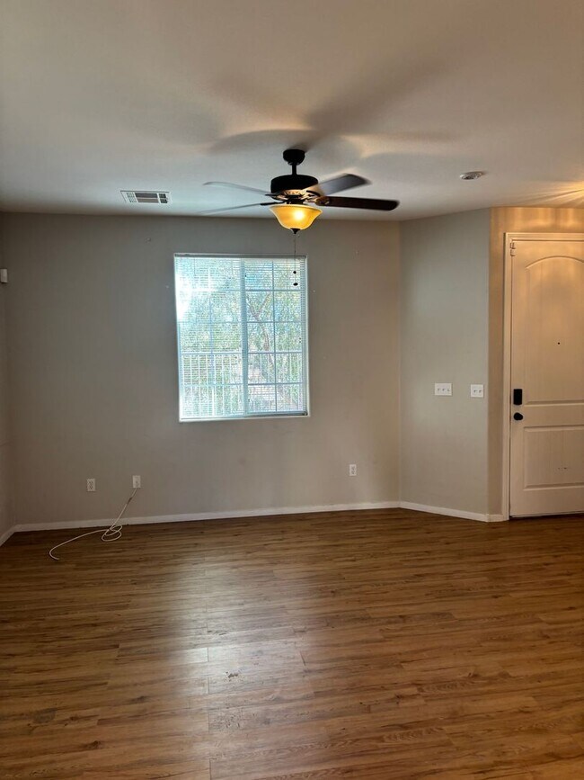 Photo - GREAT TOWNHOME LOCATED IN GATED COMMUNITY!!