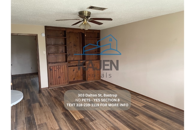 Photo - 303 Dalton St