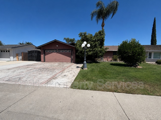 Building Photo - 930 Graywood Cir