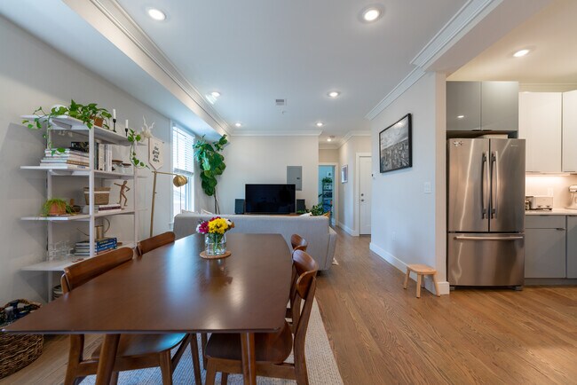 Photo - 464 Sumner St Unit 3