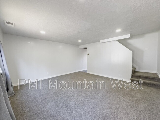 Photo - 1520 Merlin Dr