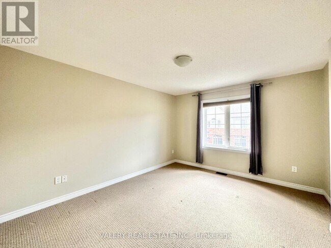 Photo - 541 Winston Rd