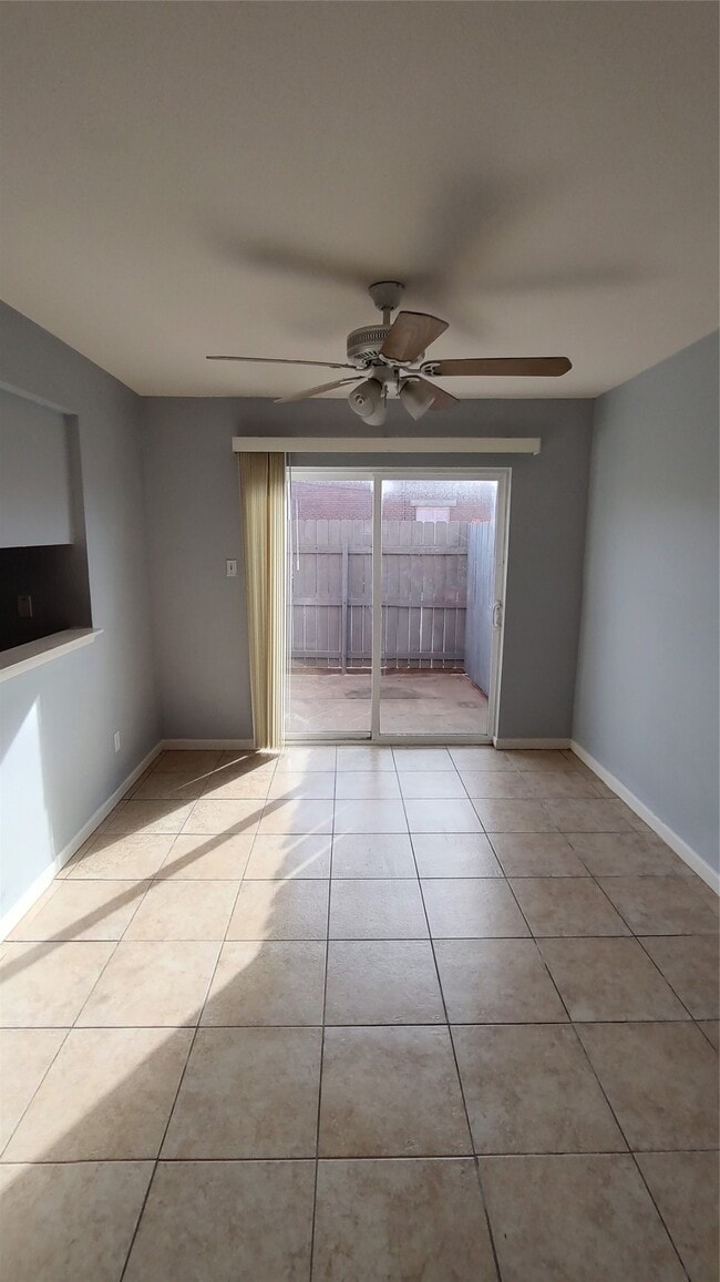 Photo - 4513 1/2 Bernardo De Galvez Ave Unidad 4