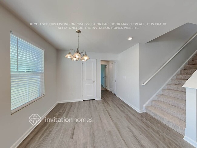 Photo - 3015 Bouquet St