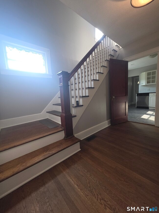 Photo - 311 Farmington Ave