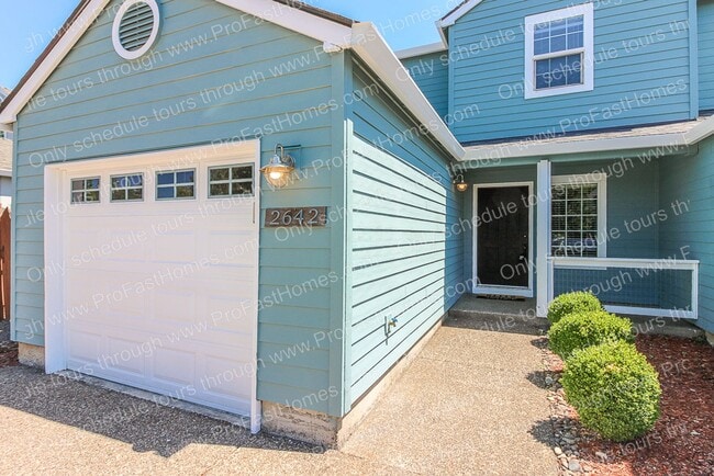 Building Photo - 2642 NE 1st Dr Rental