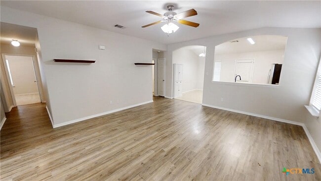 Photo - 6204 Griffith Loop