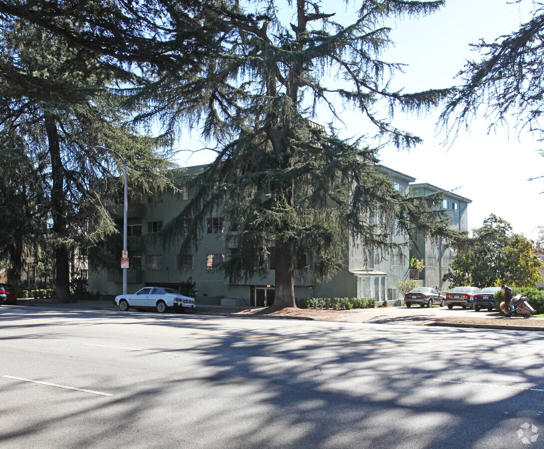 4534 Los Feliz Blvd - 4534 Los Feliz Blvd Apartments