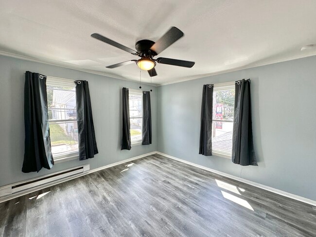 Building Photo - 539 Main St Unit D Rental