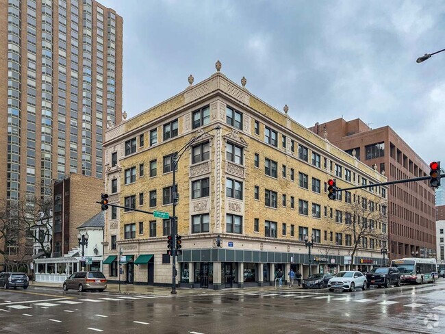 Building Photo - 1167 N Dearborn St Rental
