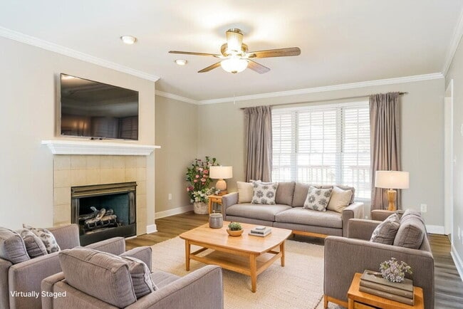 Photo - 983 St Catherines Dr