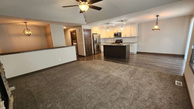 Photo - 3 Bedroom, 3 Full Bathroom Condo for Rent ...