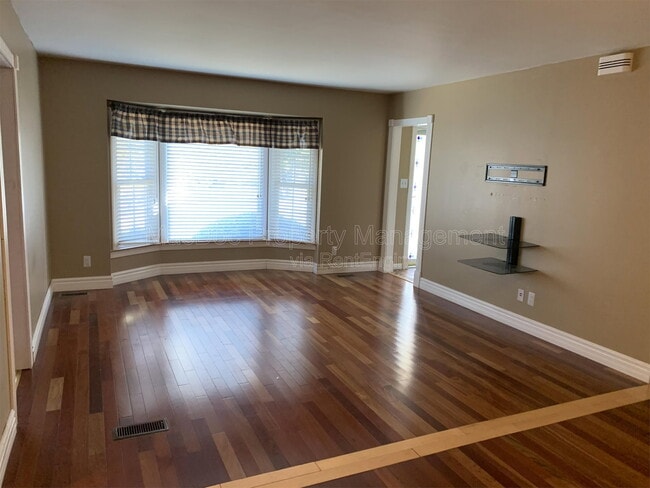 Photo - 11720 Eisenhower Ln