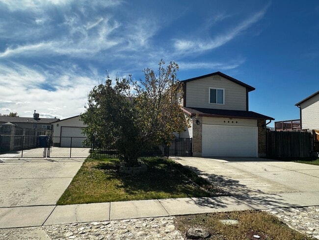5906 S Blue Iron Way