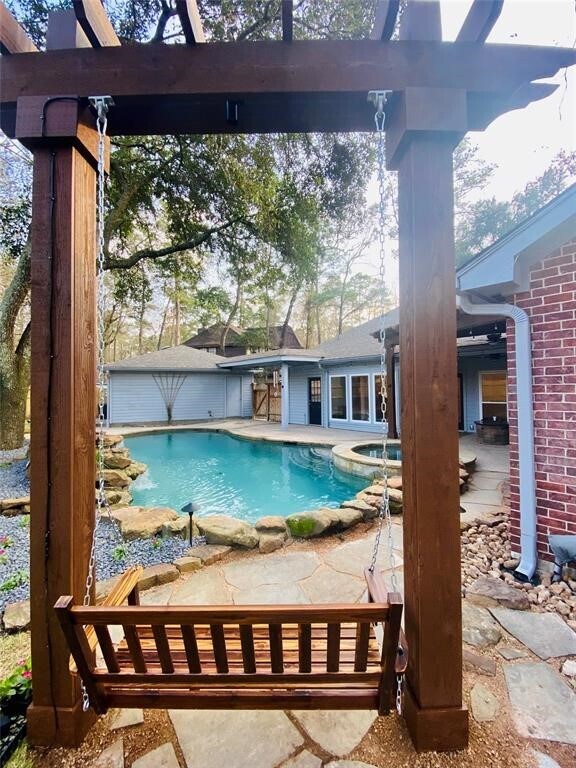 Photo - 39 Silent Brook Pl