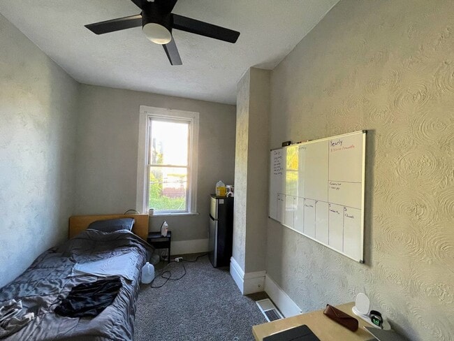 Photo - 3227 Dawson St Unidad 2