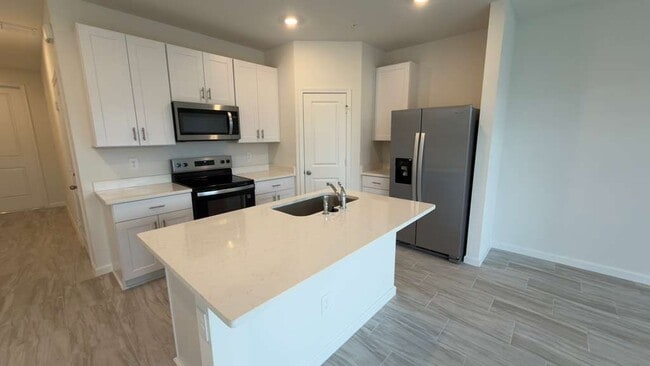 Photo - 613 Salisbury Cir