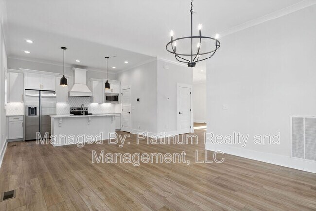 Photo - 386 Augusta Ave