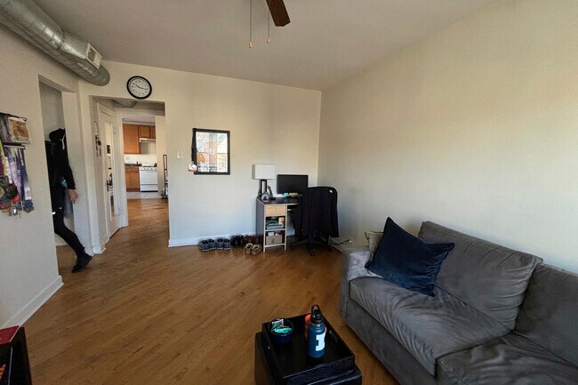 Photo - 3321 N Lakewood Ave Unit 3325-2