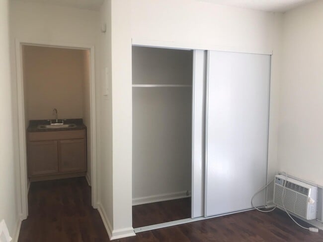 Photo - 1427 Rock Glen Ave Unit 9