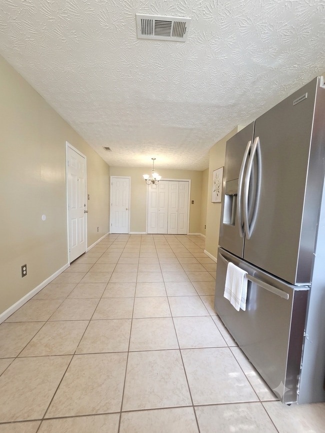 Photo - 314 Country Club Dr