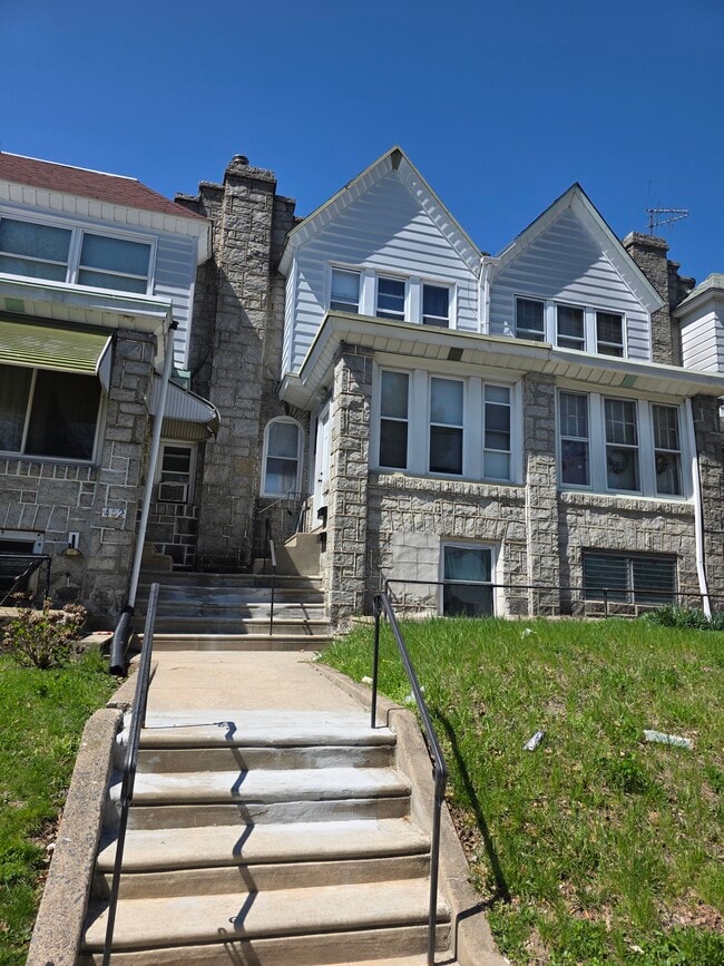 Building Photo - 404 N Daggett St Unit 1