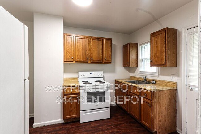 Photo - 1207-1209 Roosevelt Blvd