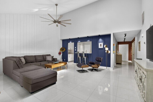 Photo - 11894 Donlin Dr