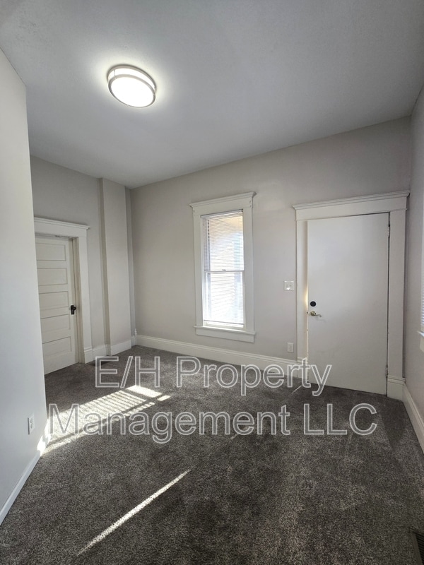 Photo - 1007 W Maple St Unit 2