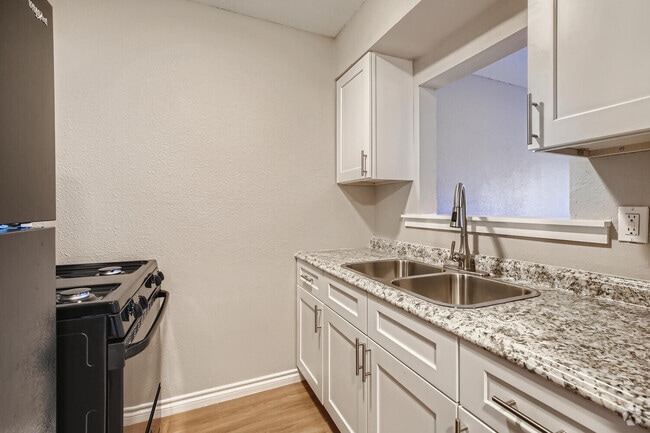 Building Photo - Mission Villas Rental