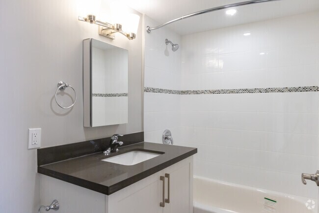1BR, 1BA - 765SF - Trillium Apartments