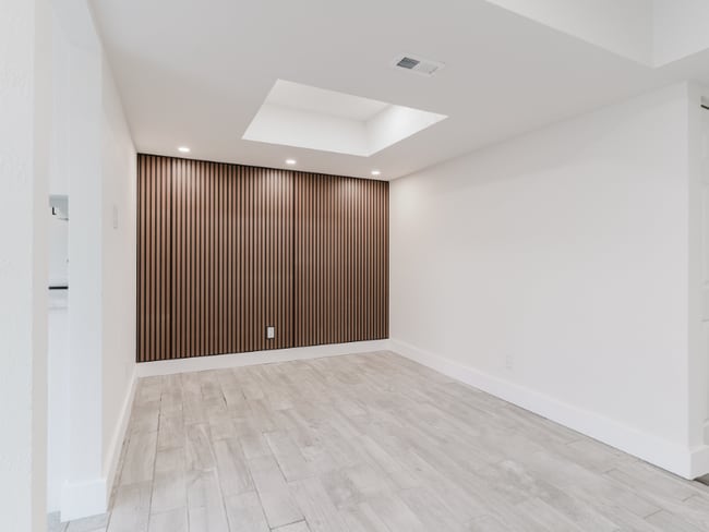 Photo - 7117 Chinaberry Rd