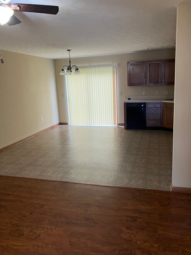 1046 Laurel Tree Ct Unit 1046-C Laurel Tree Ct