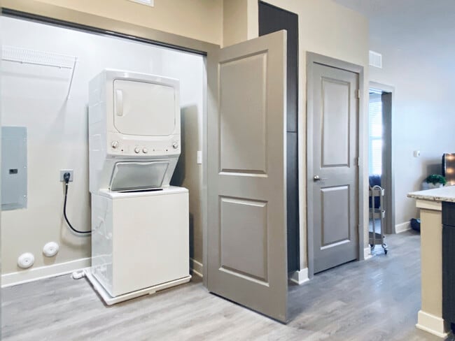 Photo - Cedar Pointe Apartments