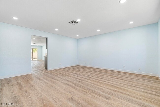 Photo - 3740 Lillo St