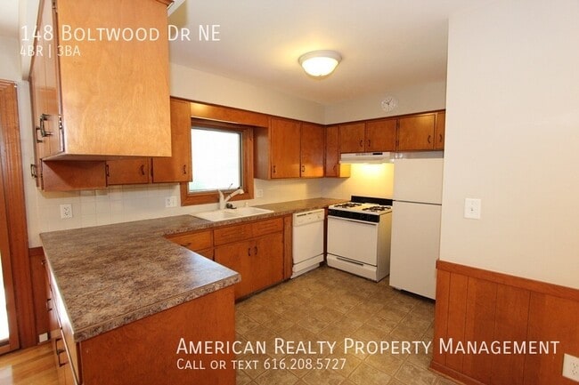 Photo - 148 Boltwood Dr NE