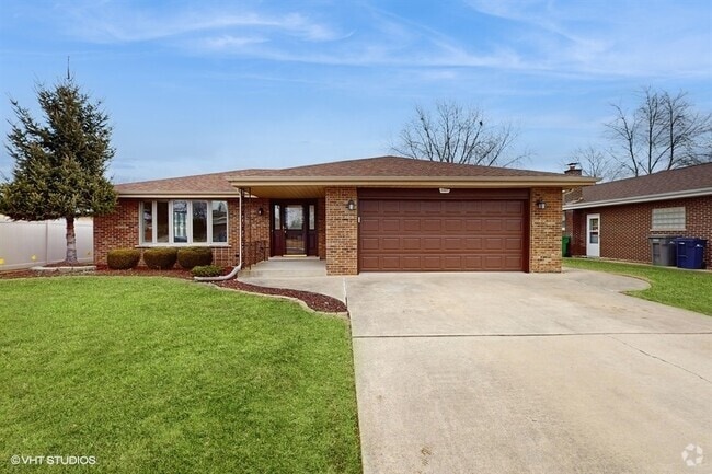 Building Photo - 15405 Tulip Ct Rental