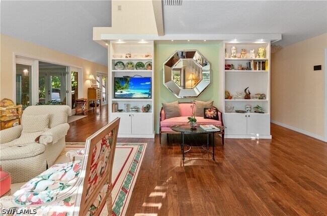 1313 Solana Rd