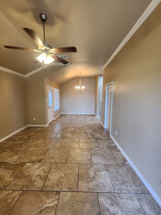 Photo - Beautiful 3 bed/2 bath Duplex off of Bunny...