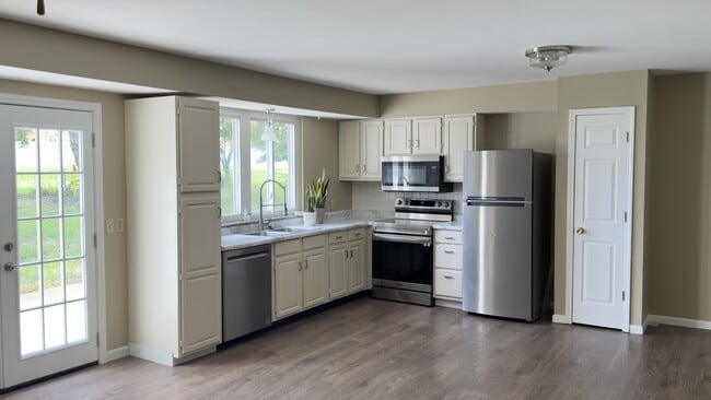 Photo - 40 S Hillview Dr