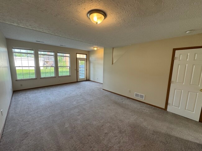 Photo - 8284 Traphagen St NW