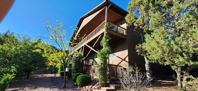 816 N Blue Spruce Cir